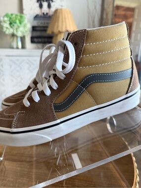 Vans Women's Sk8-Hi Canvas / Suede Sneaker NEW no tags